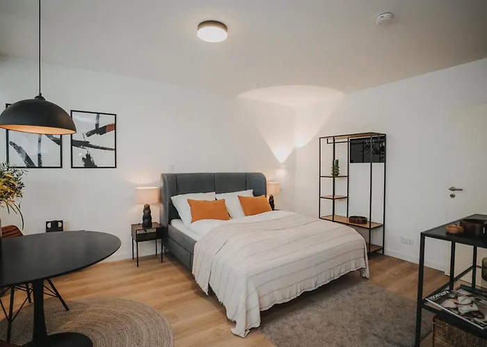 Downtown Apartment Mit Luxusbad Am Hafen Nur 5 Minuten Zu Fuss In Die Innenstadt Und Zum Bahnhof!
