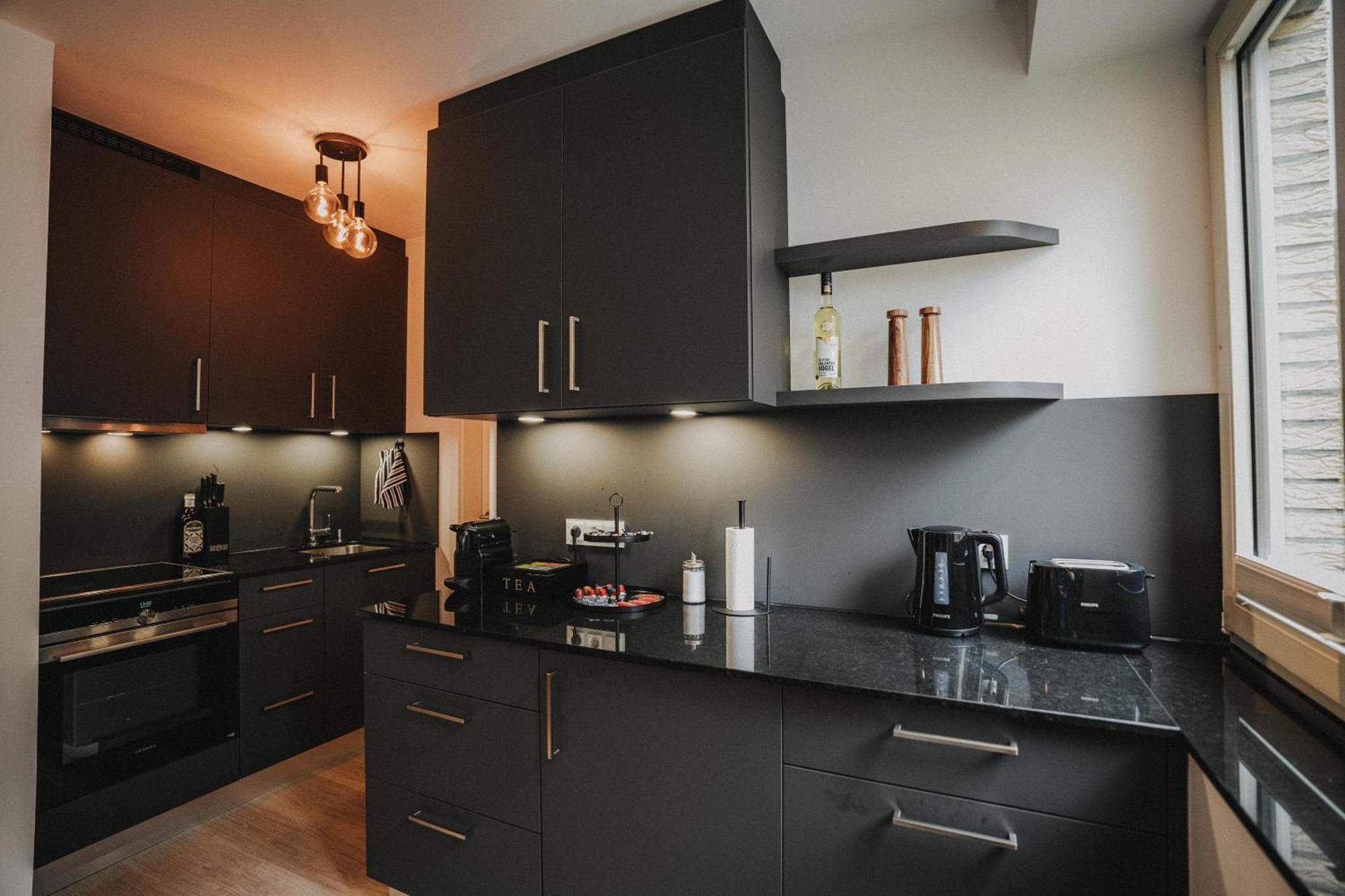 Apartment Downtown Mit Luxusbad Am Hafen Nur 5 Minuten Zu Fuss In Innenstadt Und Zum Bahnhof! *