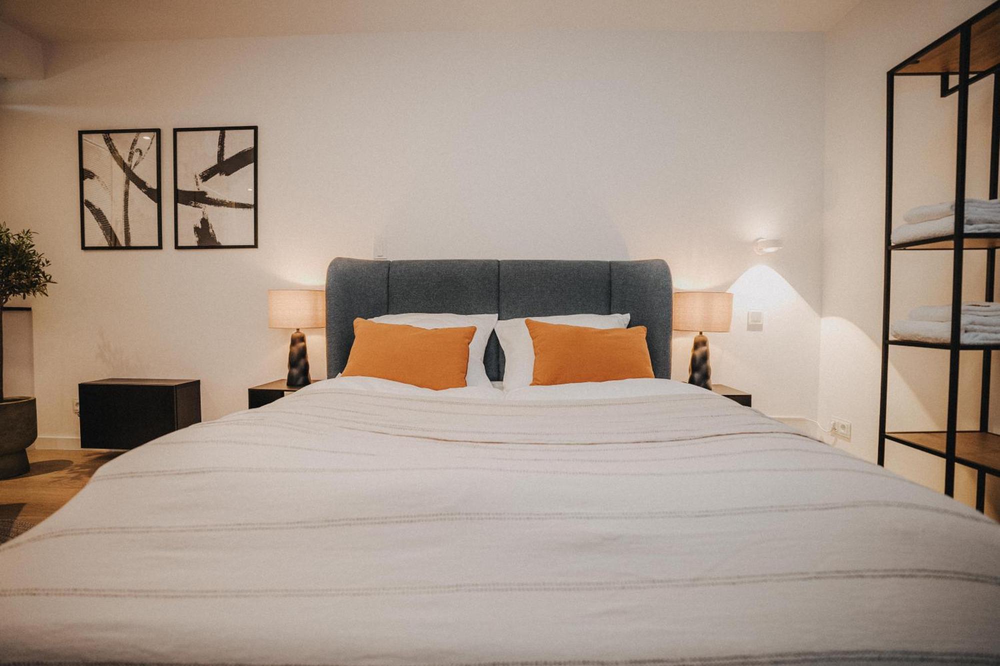 Downtown Mit Luxusbad Am Hafen Nur 5 Minuten Zu Fuss In Innenstadt Und Zum Bahnhof! Apartment