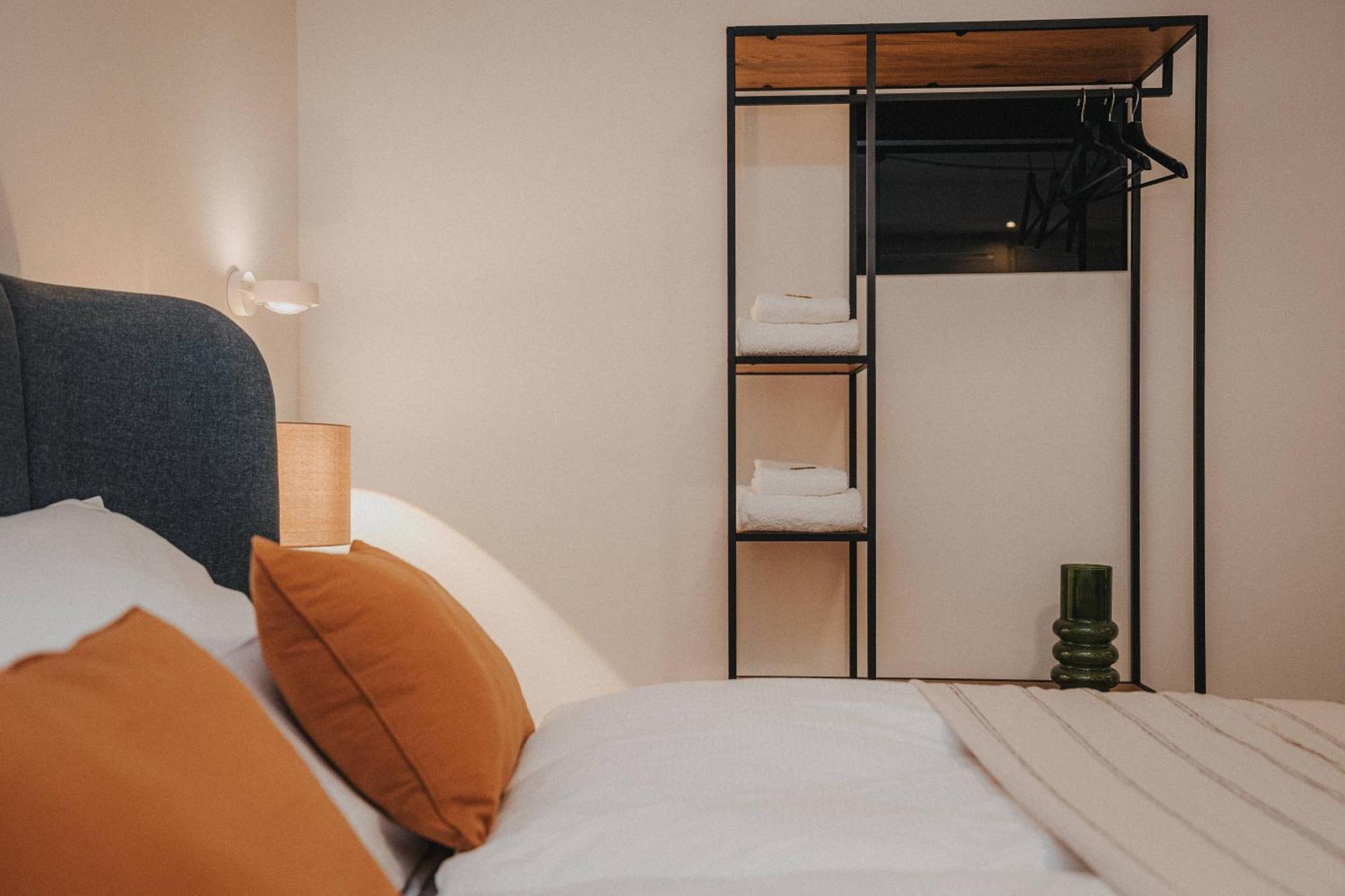 Downtown Mit Luxusbad Am Hafen Nur 5 Minuten Zu Fuss In Innenstadt Und Zum Bahnhof! * Oldenburg