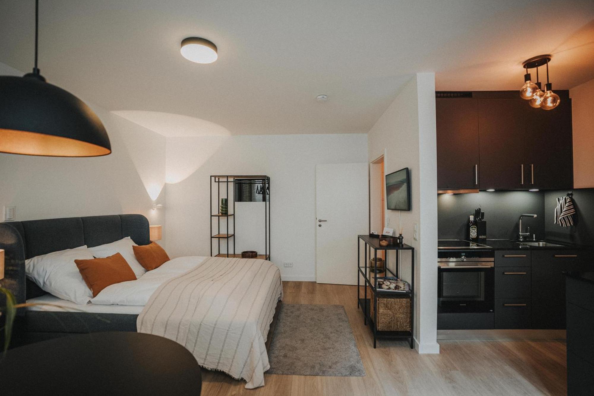 Downtown Mit Luxusbad Am Hafen Nur 5 Minuten Zu Fuss In Innenstadt Und Zum Bahnhof! *