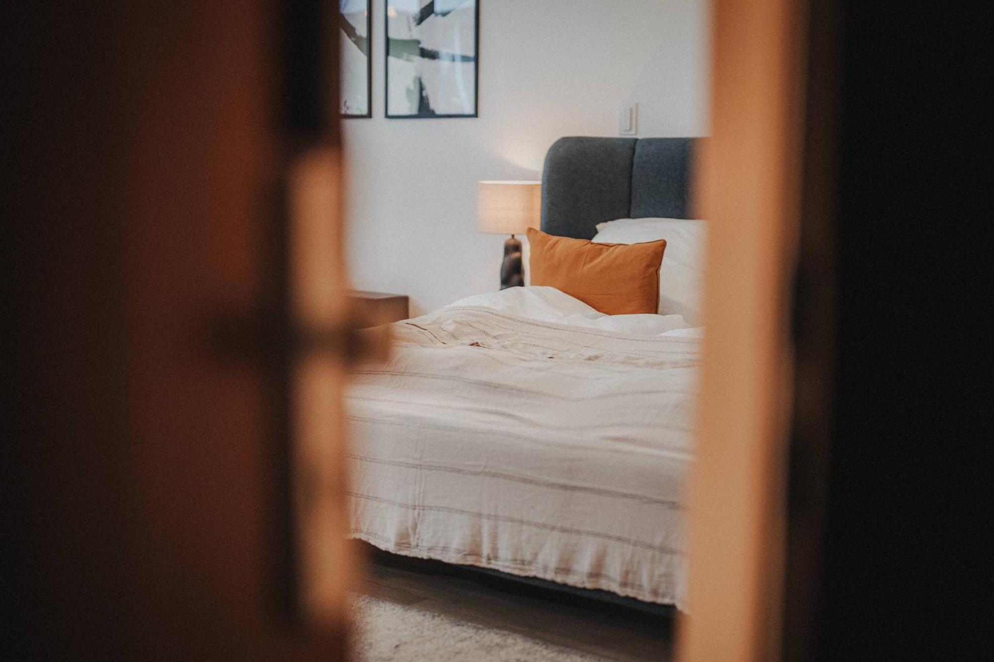 Downtown Mit Luxusbad Am Hafen Nur 5 Minuten Zu Fuss In Innenstadt Und Zum Bahnhof!