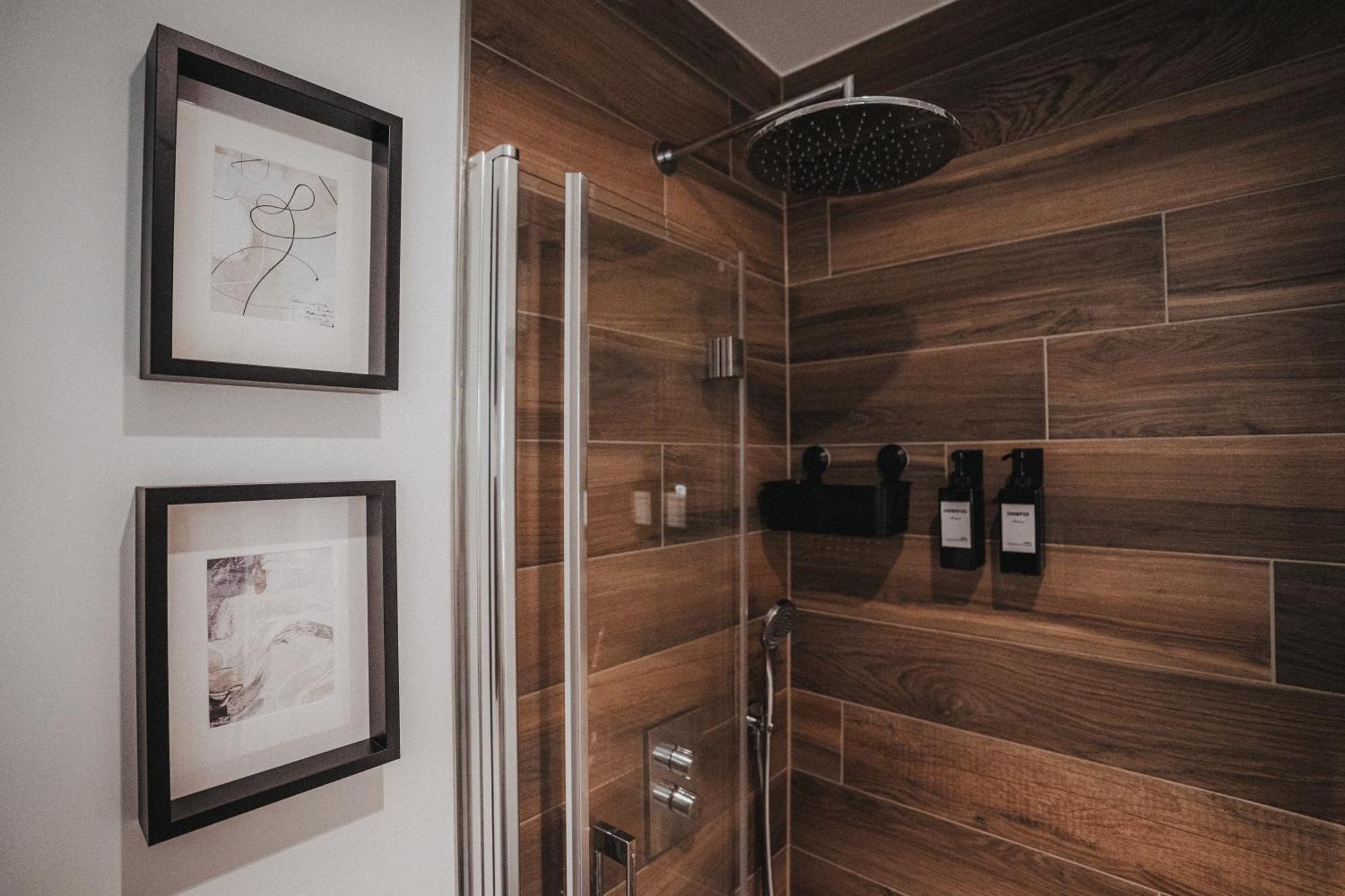 Downtown Mit Luxusbad Am Hafen Nur 5 Minuten Zu Fuss In Innenstadt Und Zum Bahnhof! Apartment