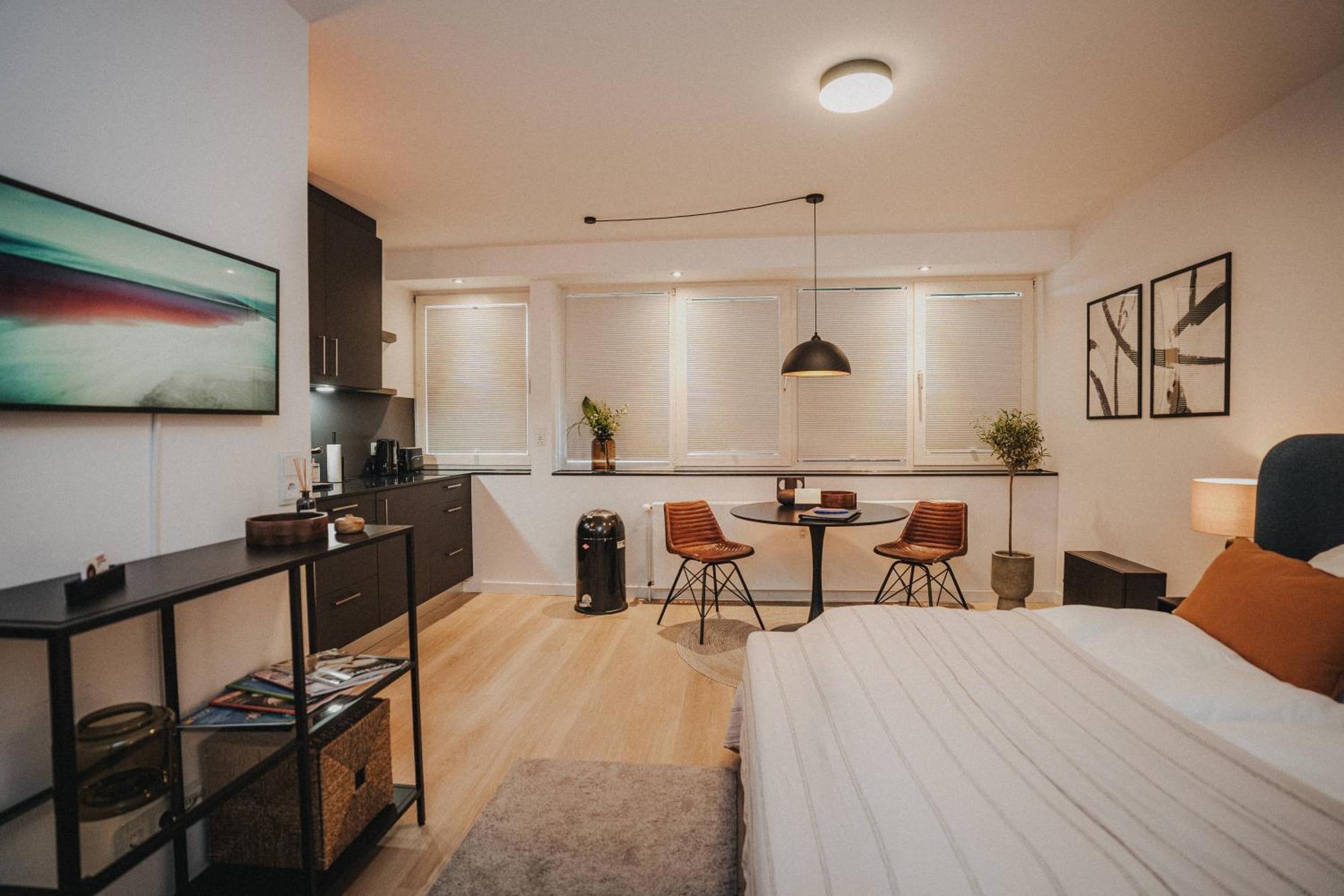 Apartment Downtown Mit Luxusbad Am Hafen Nur 5 Minuten Zu Fuss In Innenstadt Und Zum Bahnhof! Oldenburg