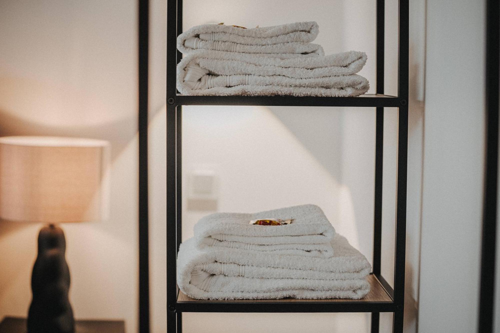 Downtown Mit Luxusbad Am Hafen Nur 5 Minuten Zu Fuss In Innenstadt Und Zum Bahnhof! * Oldenburg